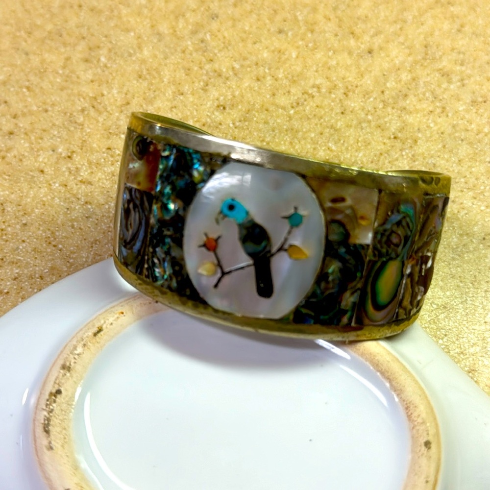 Abalone and silver vintage bird (parrot) cuff bracelet. Made in Arizona.
